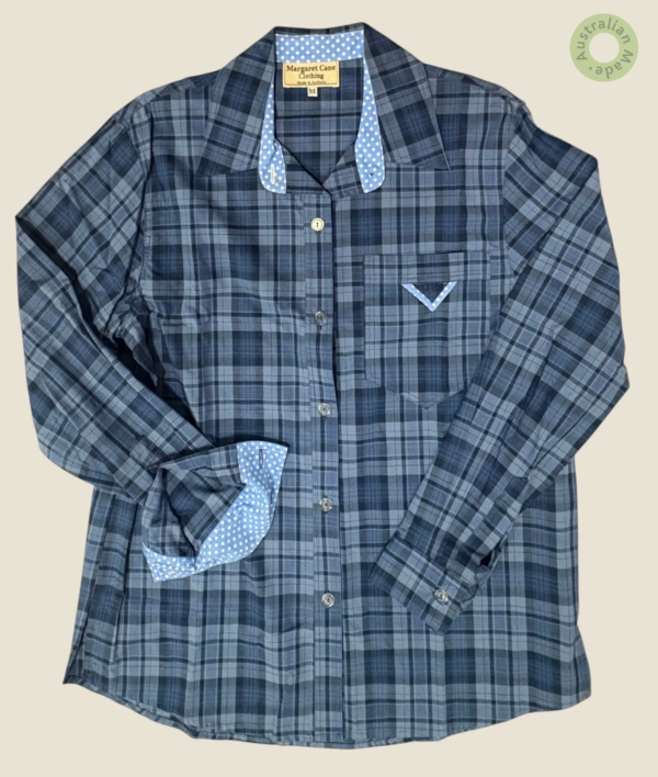 #452 – Versatile check pattern in a cool-toned blue palette with a contrast light blue