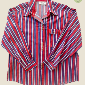 #110 – This professional shirt is crafted from a crisp, mid-weight fabric featuring a b