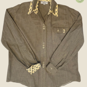 #113 – This shirt features a fine brown and cream micro-check pattern. It is detailed w