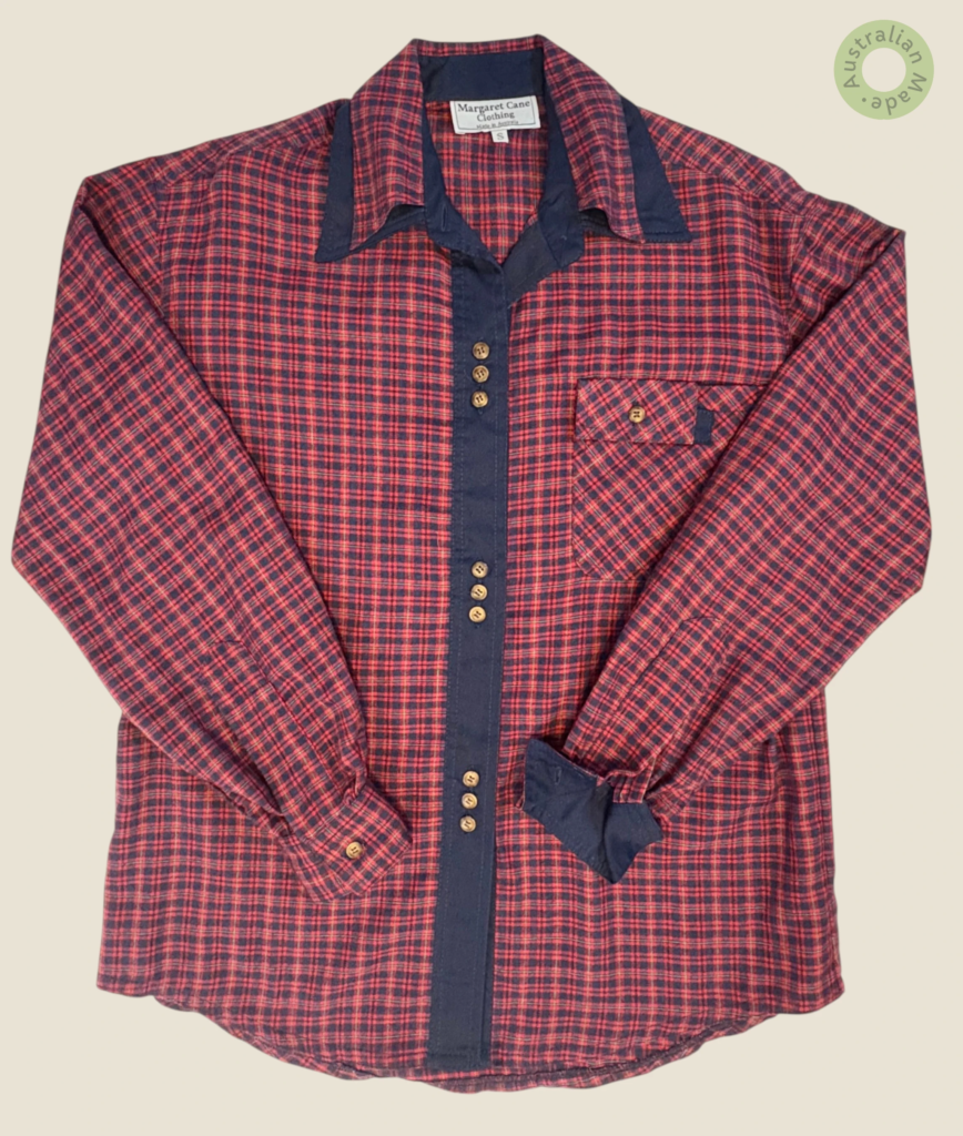 #115 – This warm and soft shirt is crafted from a thin, flannelette-like brushed cotton