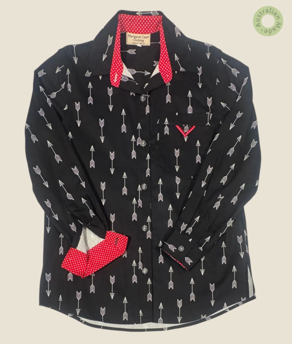 #453 – This shirt features a black base with a white vertical arrow pattern throughout