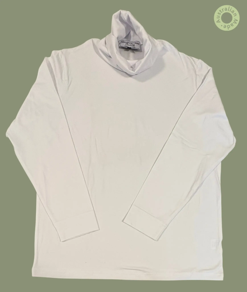 #606 – This topis a solid white throughout the body, sleeves and turtleneck. Photo #525
